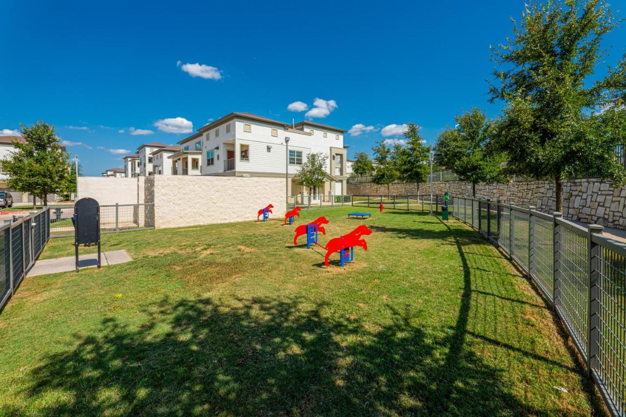 Luxe 3B/2B Getaway - Pool, Gym, Parking, Pet Wash Apartment Leander Exterior photo