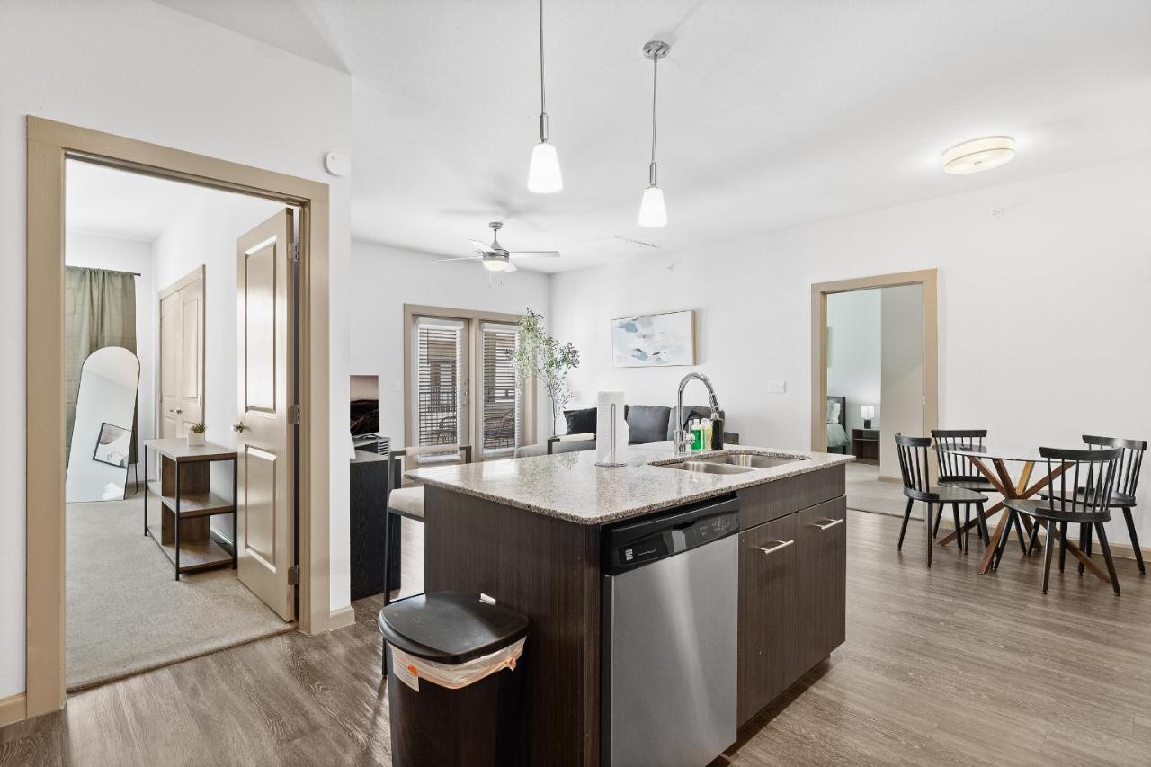 Luxe 3B/2B Getaway - Pool, Gym, Parking, Pet Wash Apartment Leander Exterior photo